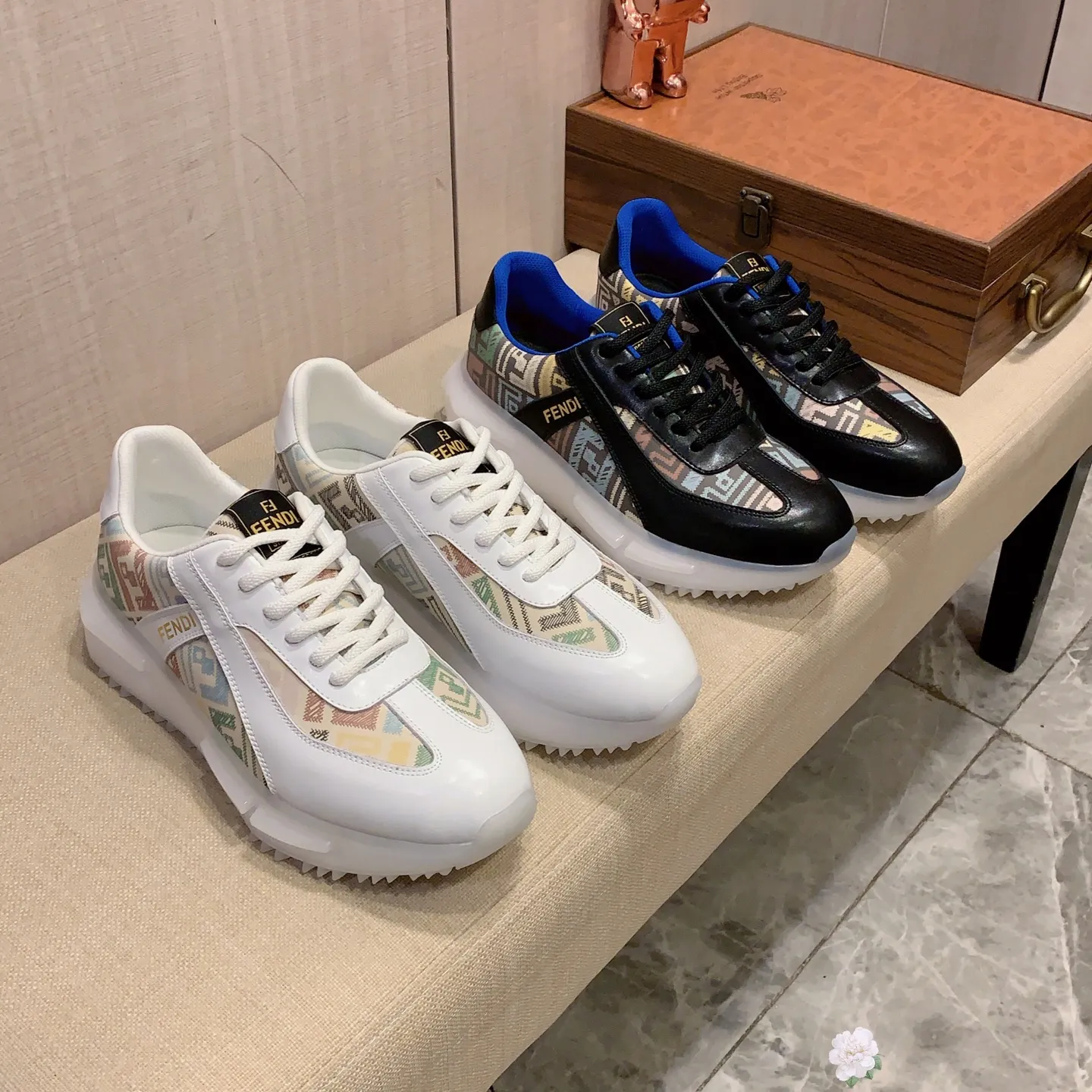 Men's Men's Shoes💰460💰💰🎩🎩[Lightning][Lightning] "FENDI*" The latest and most popular casual sports shoes, top brand [Seduce] luxury ~ purchasing agent, top quality ~. [Strong] The upper is made of imported breathable cowhide with material ➕ breathable sheepskin feet (•) and fine workmanship. The original stylish and stylish soft rubber wear-resistant and non-slip outsole is light and comfortable on the feet. The real thing looks better when photographed in person. 012: code: 38-44, can be customized to 45, 2️⃣ colors available